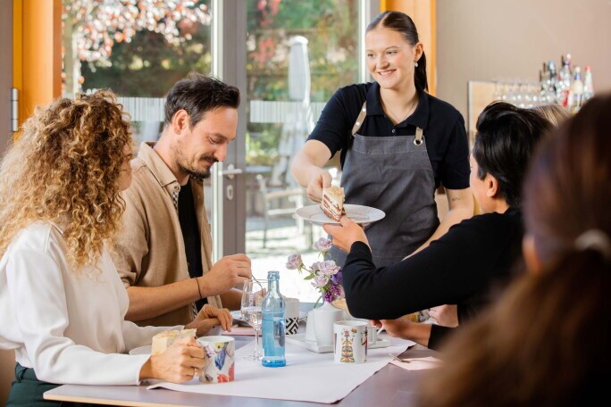 GASTGEBER (M/W/D) MIT FLEXIBLEM EINSATZ FÜR DIE MEISSEN GASTRONOMIE, 2. Bild
